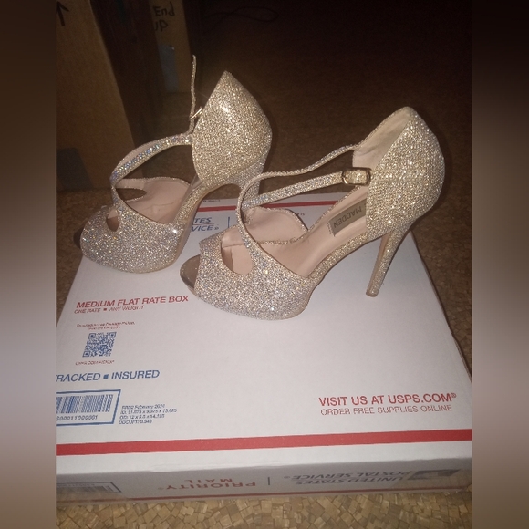 Steve Madden Silver Bling Rhinestone Heels Size 7 - Picture 1 of 16
